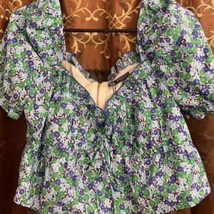 Blouse with mini puff sleeve